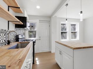 422 Darby Ter, Darby, PA