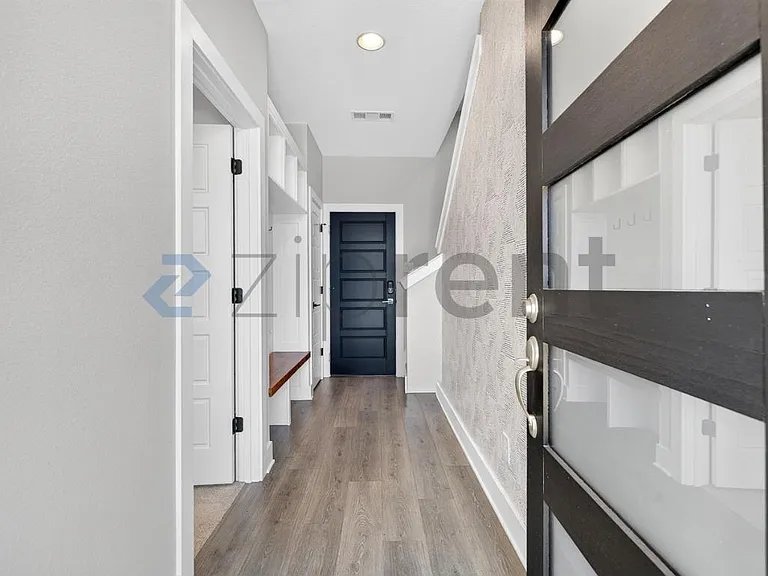 2818 Addison Park Ln — Photo 4