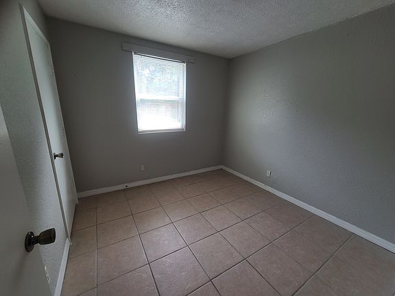 4th image of 3820 N Canal St #202