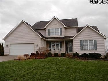 1st image of 916 Crosswyck Cir