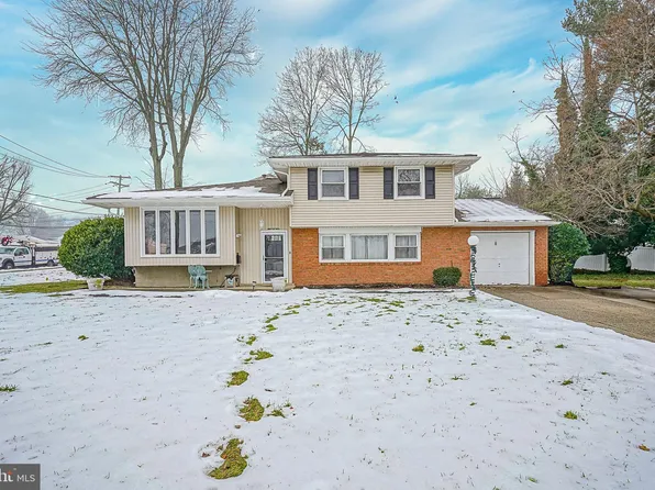 1 Princeton Dr, Delran, NJ 08075
