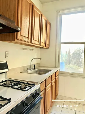 Rented by Grand & Co. | media 8