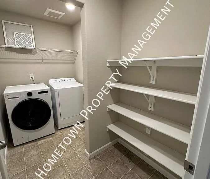 3332 Juno Ct NE — Photo 30
