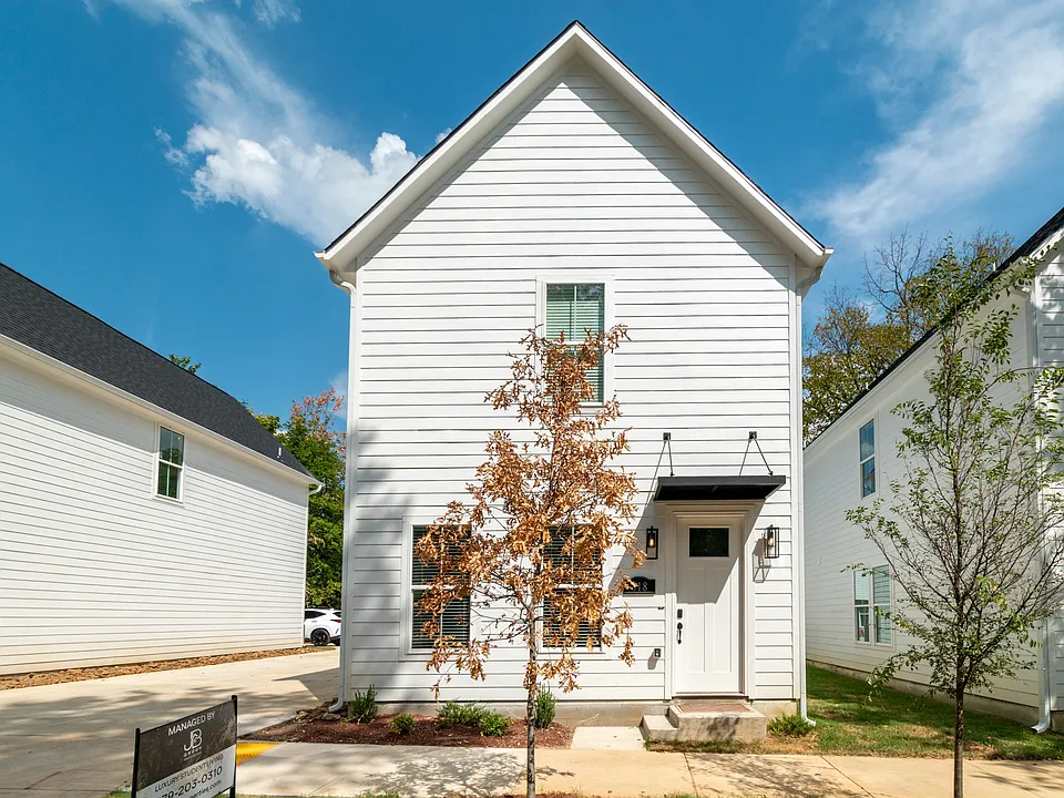 818 S Wood Ave