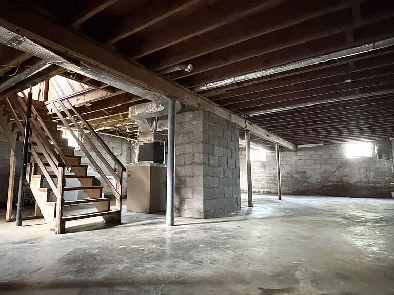 1205 Louisville Rd #1 — Photo 9