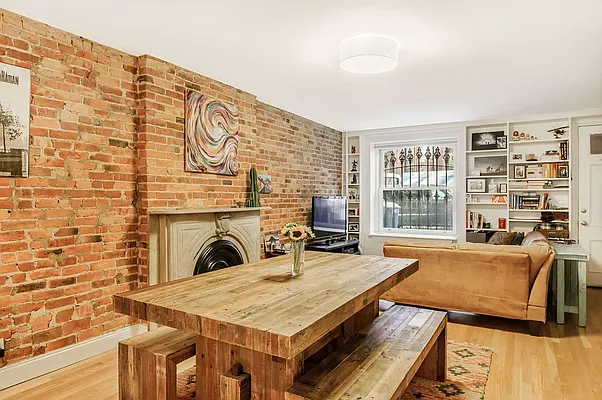 Rented by Compass | media 9