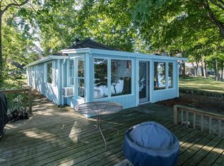 82750 Waldron Dr, Lawton, MI 49065