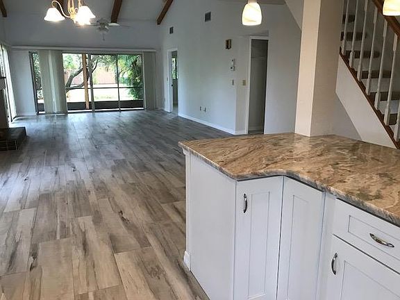 4th image of 6411 Royal Woods Dr