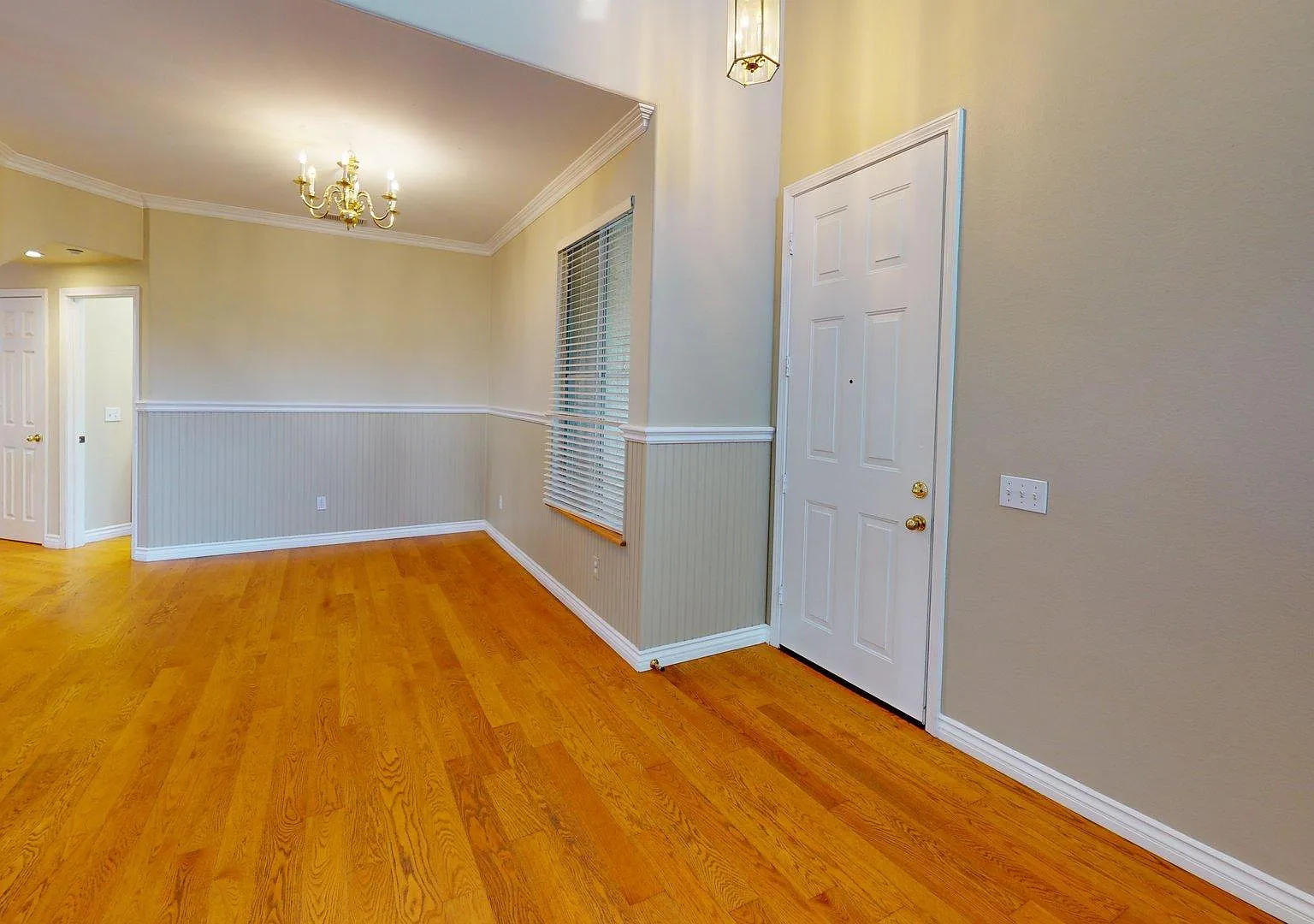 4 bed, 2166 sqft, $4,450 — Photo 3