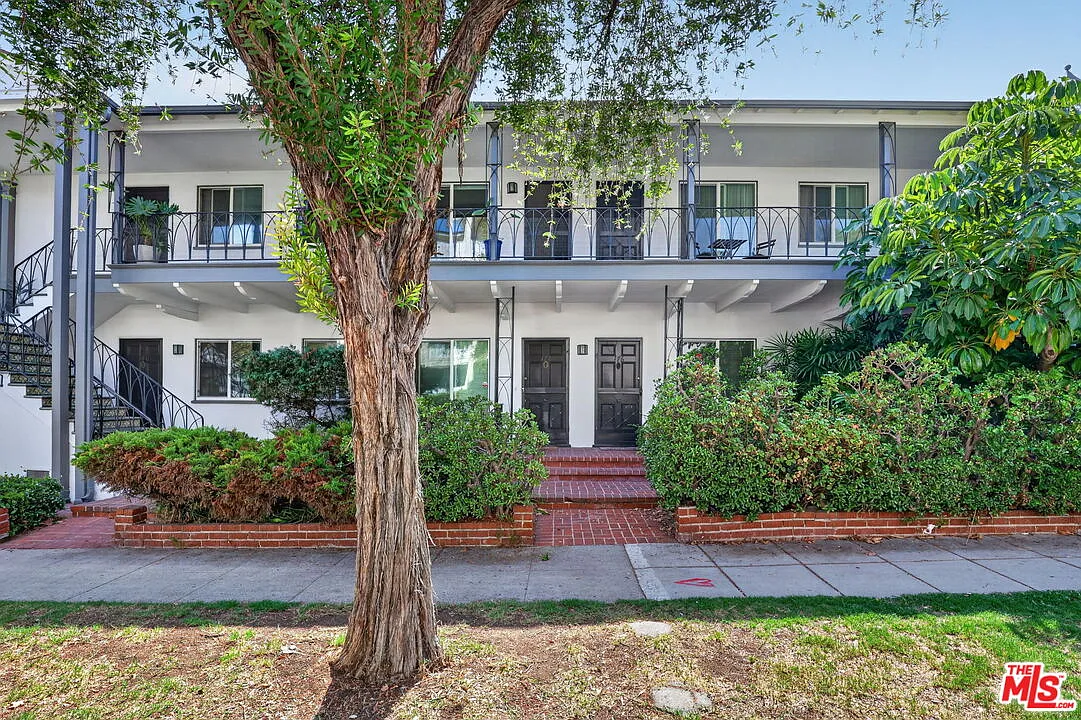 1 bed, 1.0 bath, 665 sqft, $2,400 — Photo 2