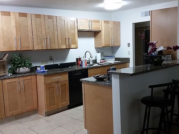2nd image of 401 N Entrada Dentro