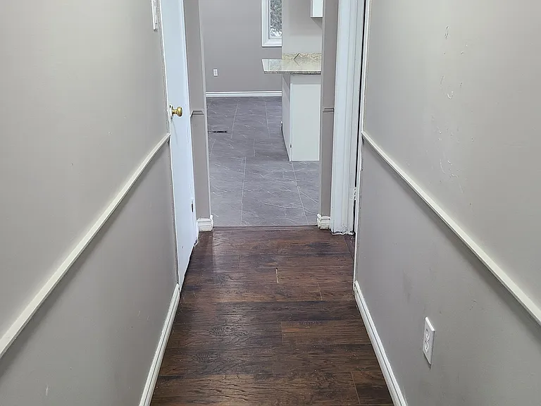 1775 Oxford St E #A — Photo 11