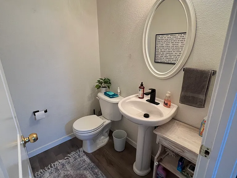 2815 Rigden Pkwy #4 — Photo 6