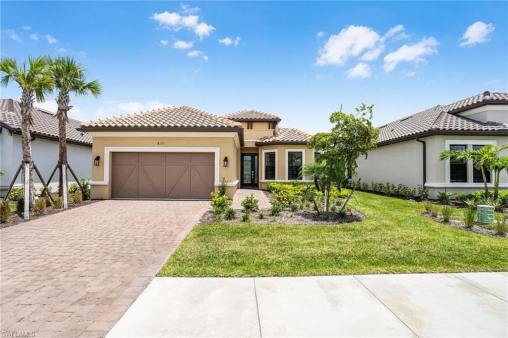 3 bed, 3.5 bath, 2275 sqft, $5,400 — Photo 1