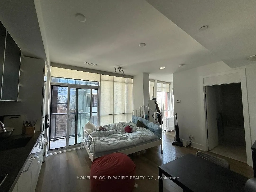Studio, $2,200 — Photo 4