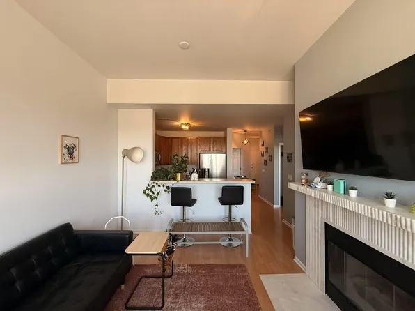 3872 S Lake Dr Unit 410, Saint Francis, WI 53235