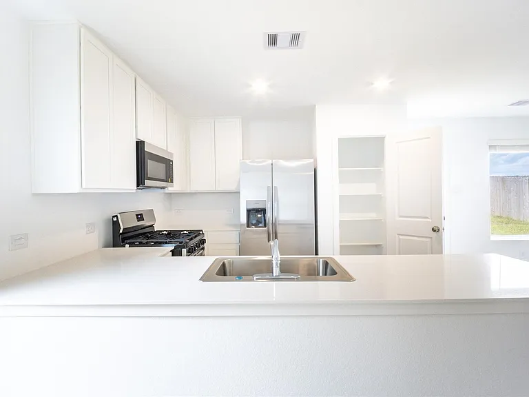 15724 Plum Brook Dr — Photo 12