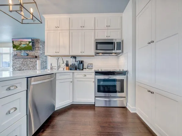 1245 Graves Harbor Trl #218, Huddleston, VA 24104