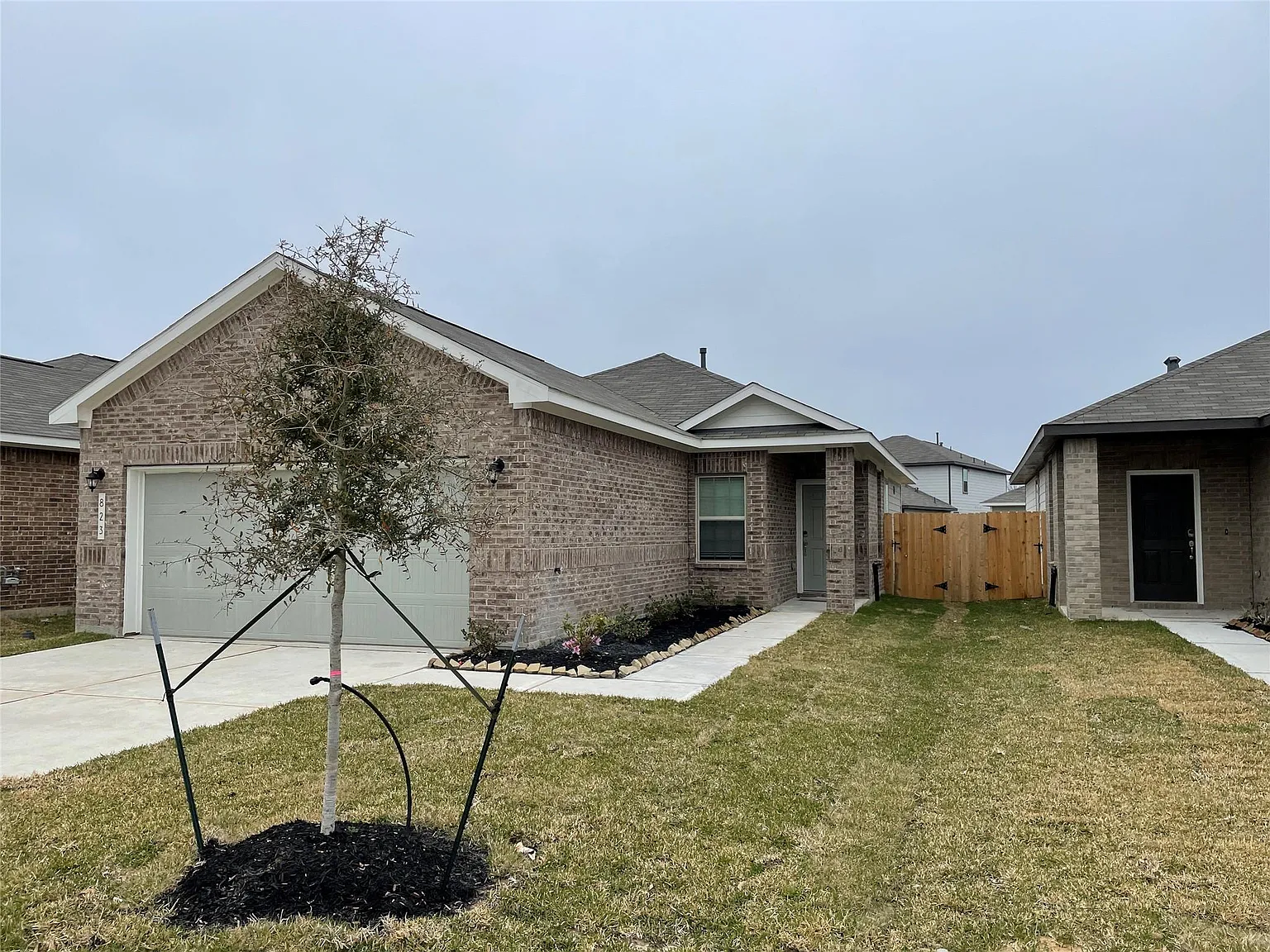 3 bed, 2.0 bath, 1251 sqft, $1,755 — Photo 1