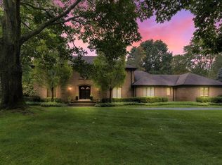 1275 Sunniwood Pl, Rochester, MI 48306