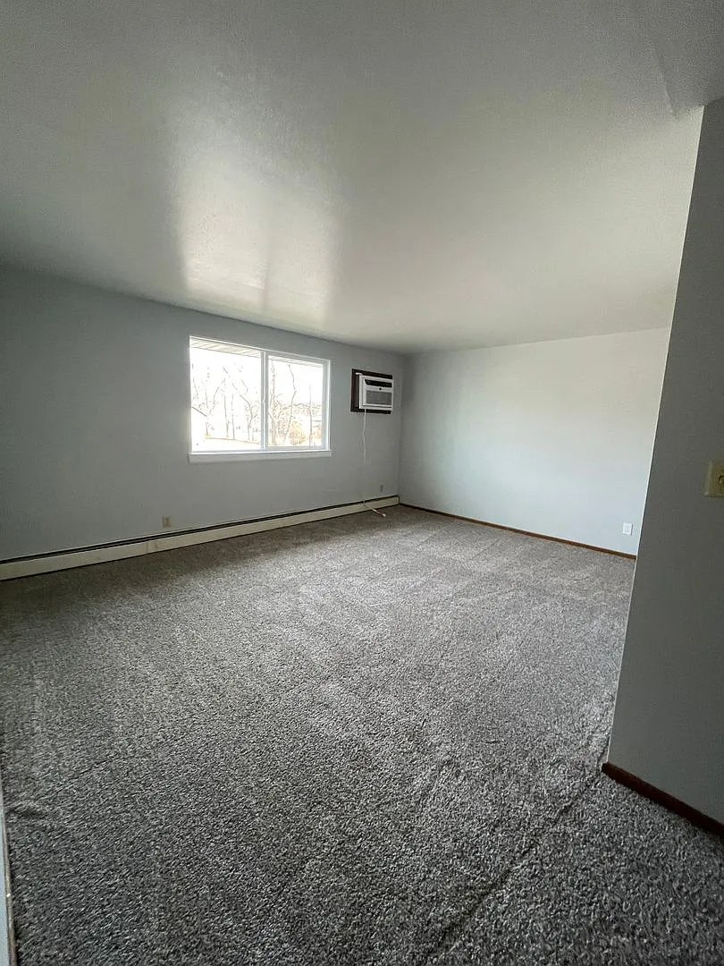 Murray Apartments — Photo 1