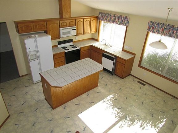 3rd image of 16822 87th Avenue Ct E