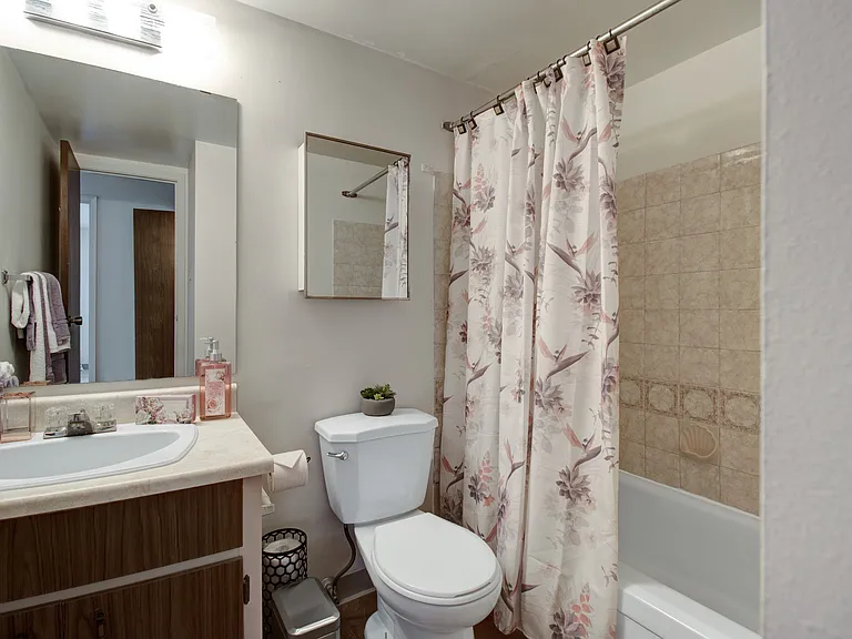 2131 Broad St — Photo 10