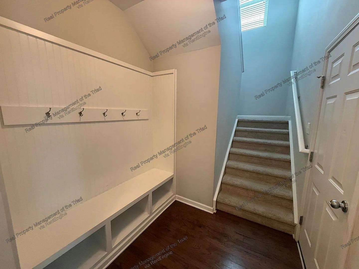 4 bed, 2.5 bath, 2484 sqft, $2,395 — Photo 3
