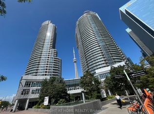208 Queens Quay W #1013, Toronto, ON M5J2Y5