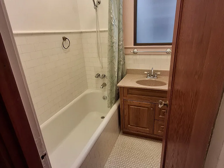 887 26th Ave — Photo 7