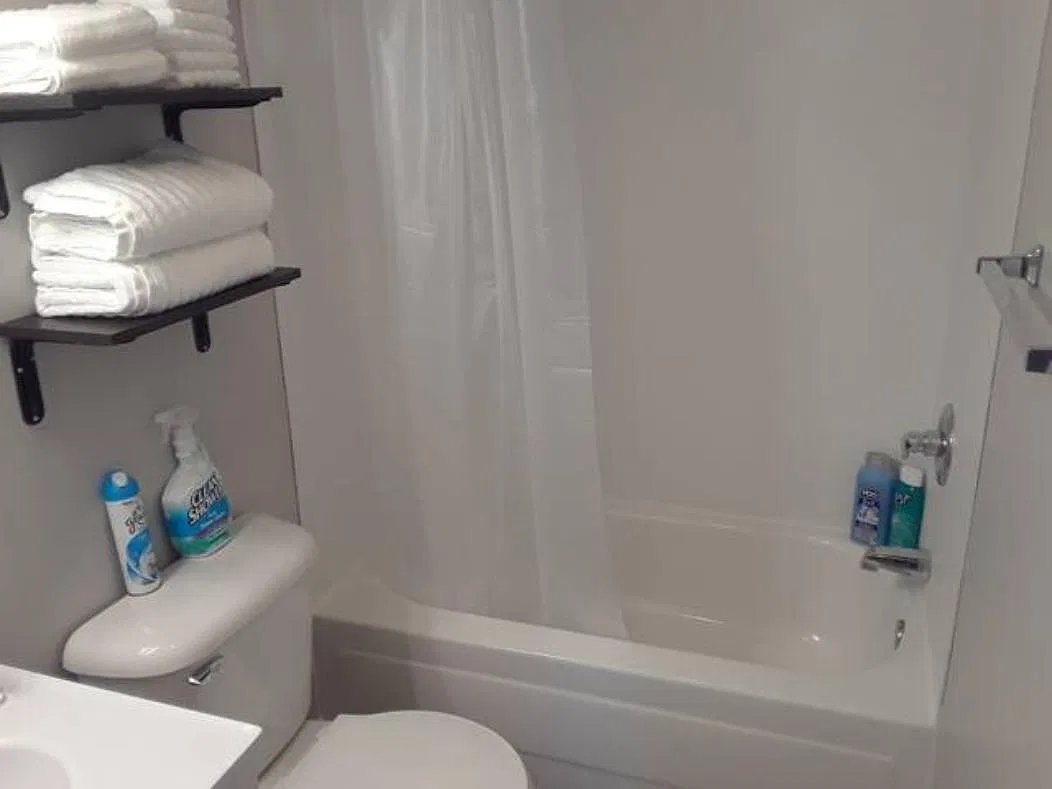 2 bed, 800 sqft, $1,295 — Photo 1