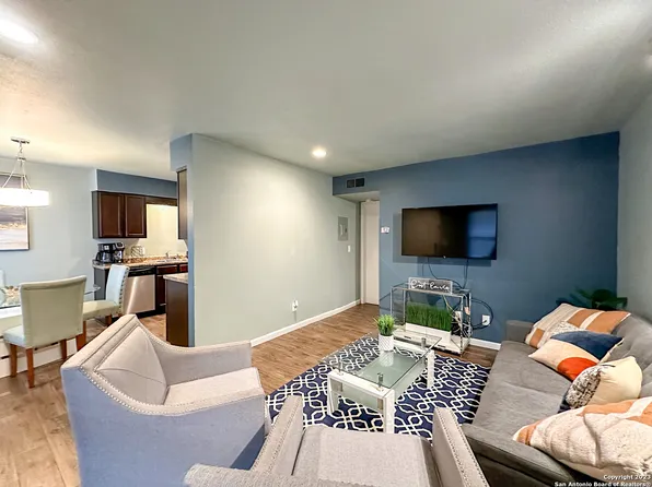 255 E RAMPART DR #305, San Antonio, TX 78216