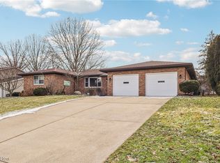 850 Morningbreeze Cir, Barberton, OH 44203