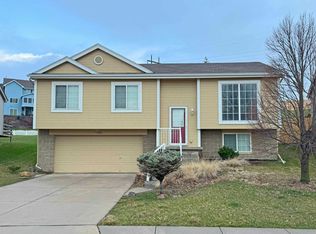 17232 Taylor St, Omaha, NE 68116