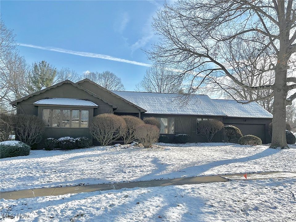 1st image of 230 Walnut Dr