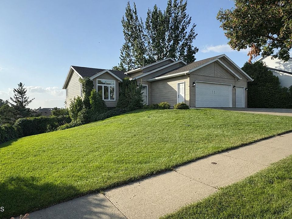 1st image of 638 Brunswick Cir