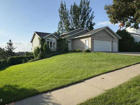 638 Brunswick Cir, Bismarck, ND 58503