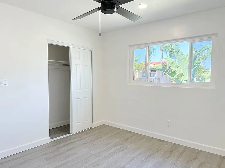 4427 Estrella Ave — Photo 27