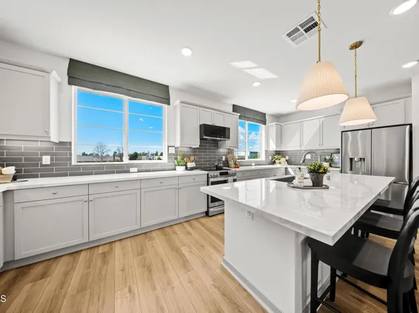 2854 Via Monte Mar, Camarillo, CA 93012