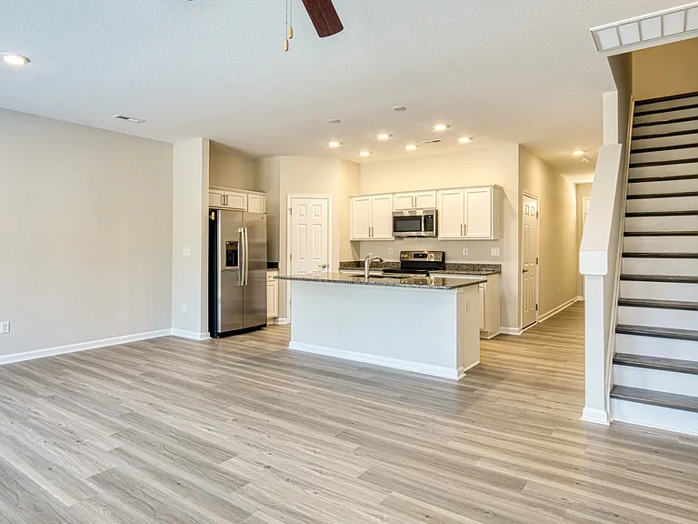 Hillpoint Preserve Townhome Apartments — Photo 56