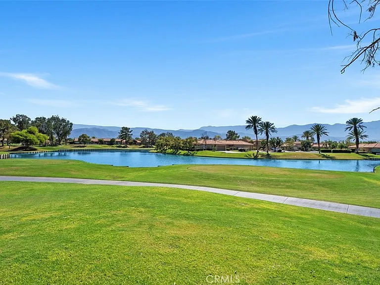 51 Pebble Beach Dr — Photo 10