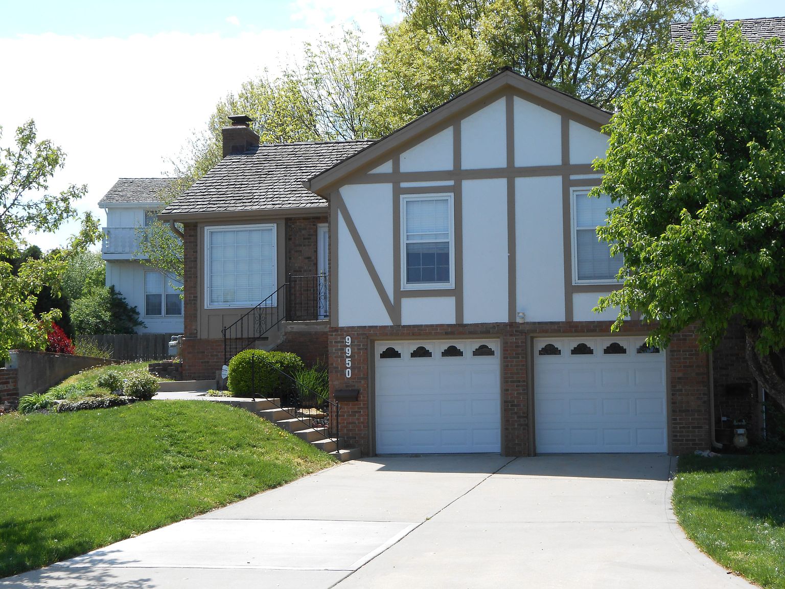 9950 Edelweiss Cir, Merriam, KS 66203 Zillow