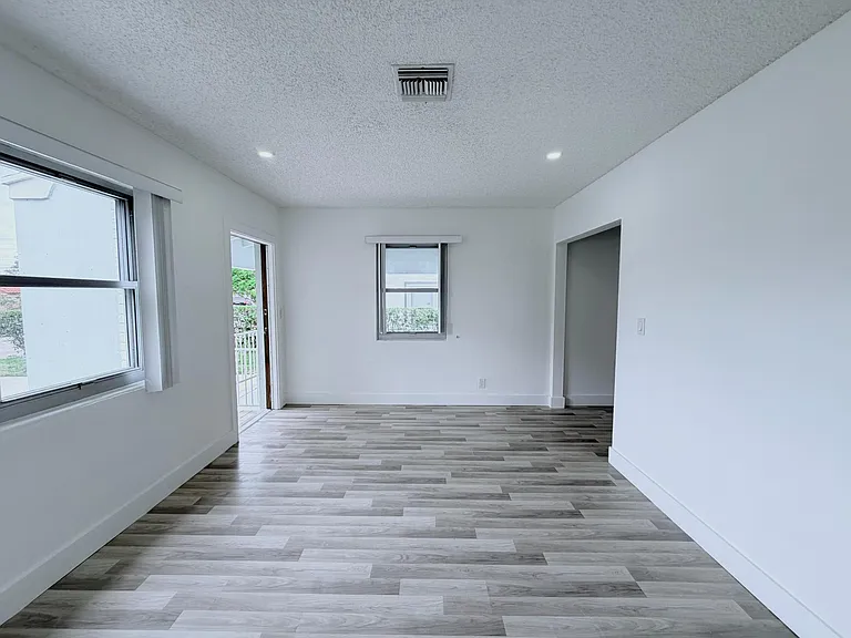 831 El Prado — Photo 19