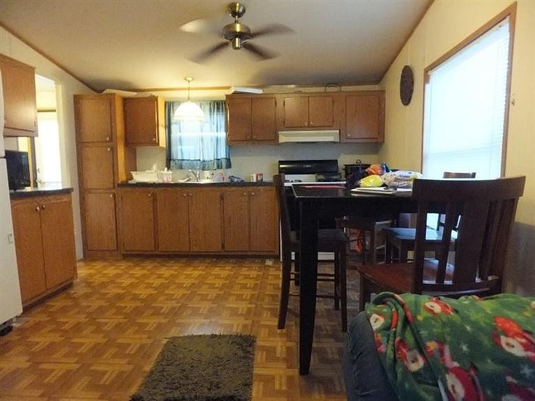 2nd image of 2713 Cozy Ln