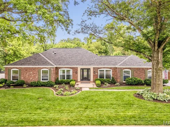 51 High Valley Dr, Chesterfield, MO 63017