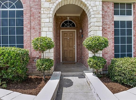 2nd image of 3005 Saint Lynda Dr