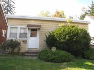 5250 Thomas St, Maple Heights, OH 44137