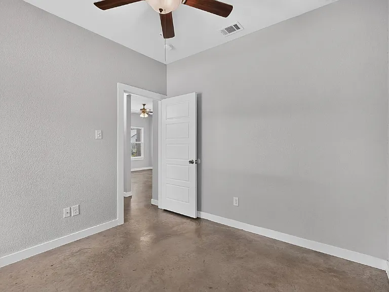 213 S Baugh St — Photo 20