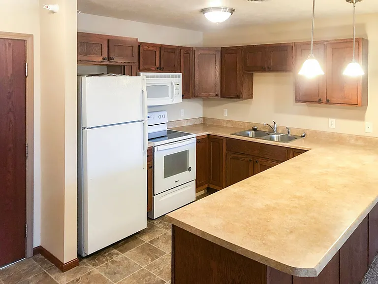 2413 Stanton Ave — Photo 3