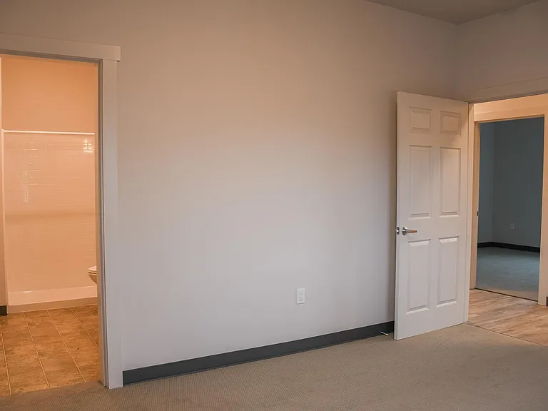Kirkland Heights Apartments — Photo 77